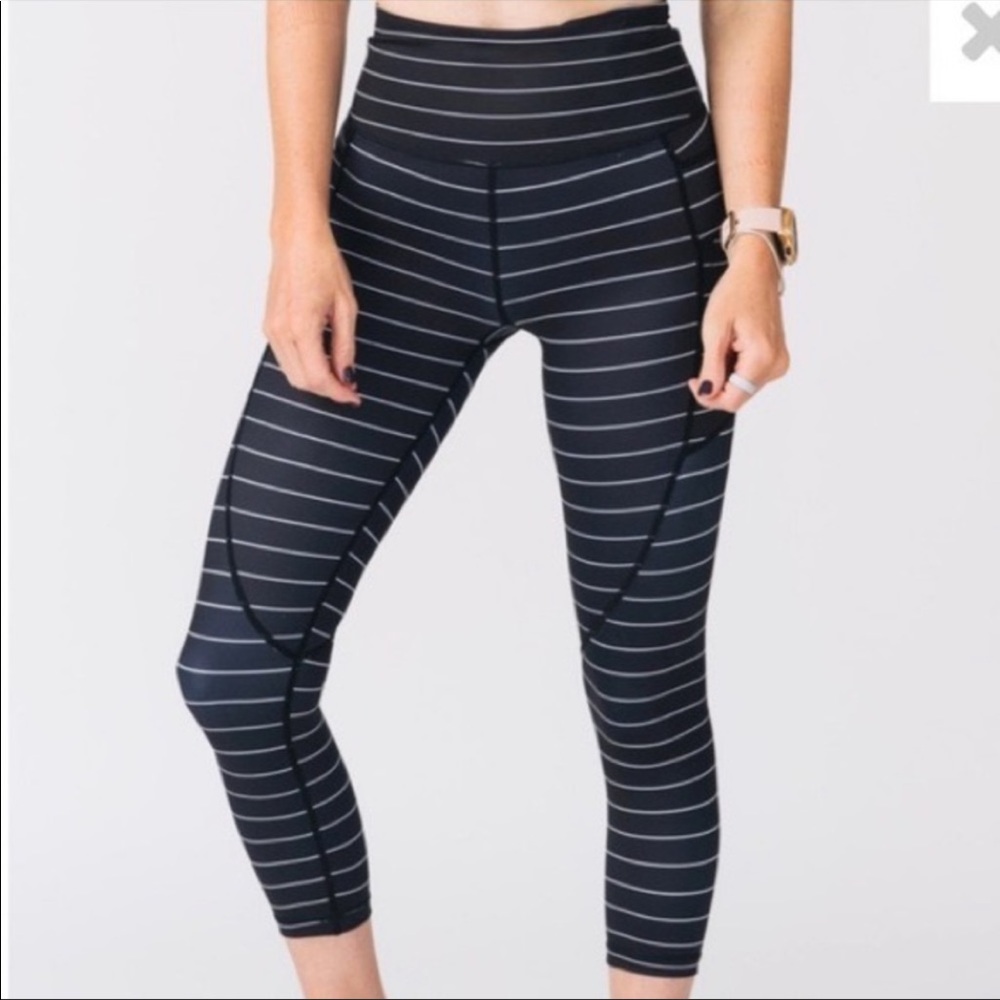 ZYIA Active Light & Tight High Rise Pocket Capri Leggings
